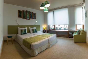 Фото номера Трехместный номер Делюкс Отель Family Hotel Sunrise г. Аспарухово 3
