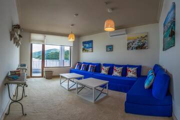 Фото номера Апартаменты Делюкс (для 2 взрослых и 2 детей) Отель Family Hotel Sunrise г. Аспарухово 3